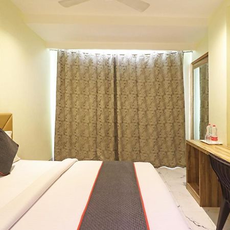 Hotel Good Vibe Near Delhi Igi Airport ニューデリー エクステリア 写真