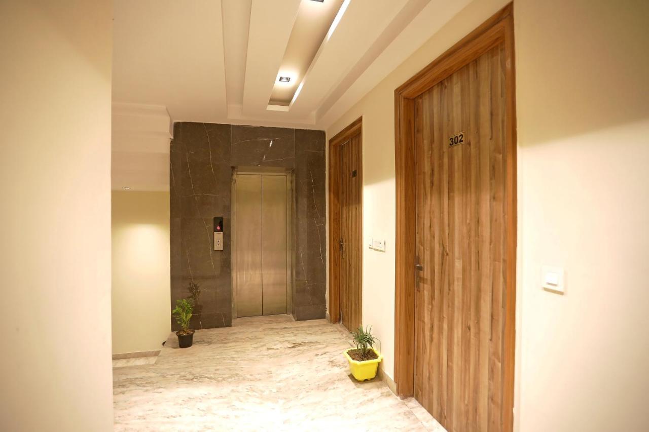 Hotel Good Vibe Near Delhi Igi Airport ニューデリー エクステリア 写真