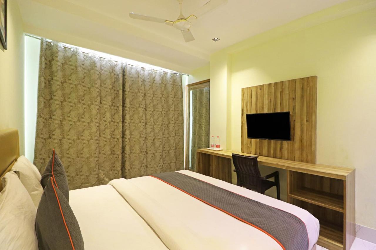 Hotel Good Vibe Near Delhi Igi Airport ニューデリー エクステリア 写真