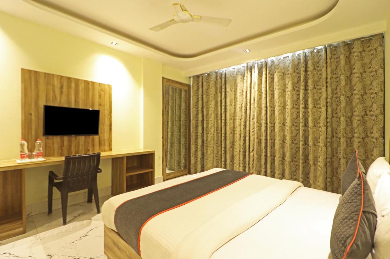 Hotel Good Vibe Near Delhi Igi Airport ニューデリー エクステリア 写真