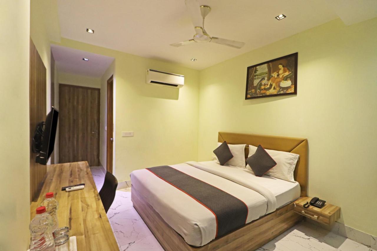 Hotel Good Vibe Near Delhi Igi Airport ニューデリー エクステリア 写真