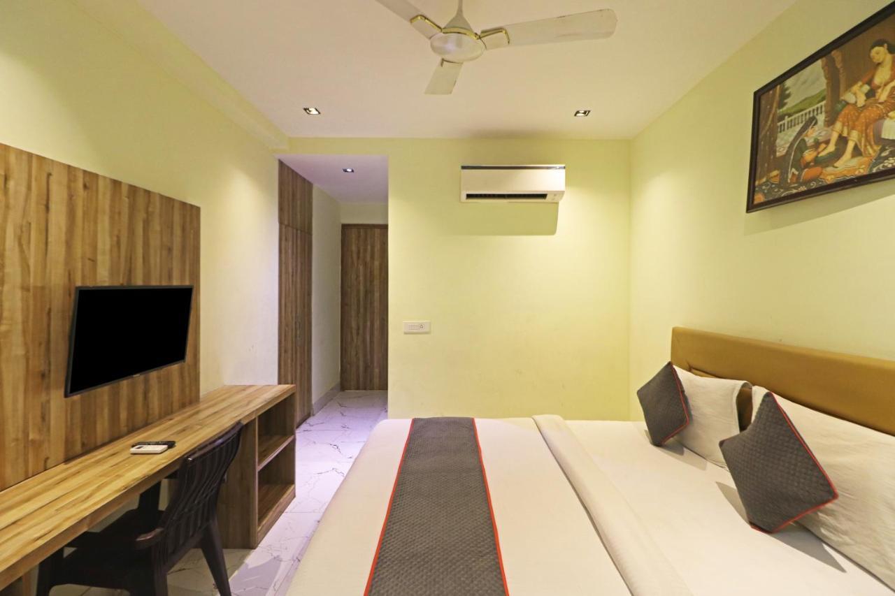 Hotel Good Vibe Near Delhi Igi Airport ニューデリー エクステリア 写真
