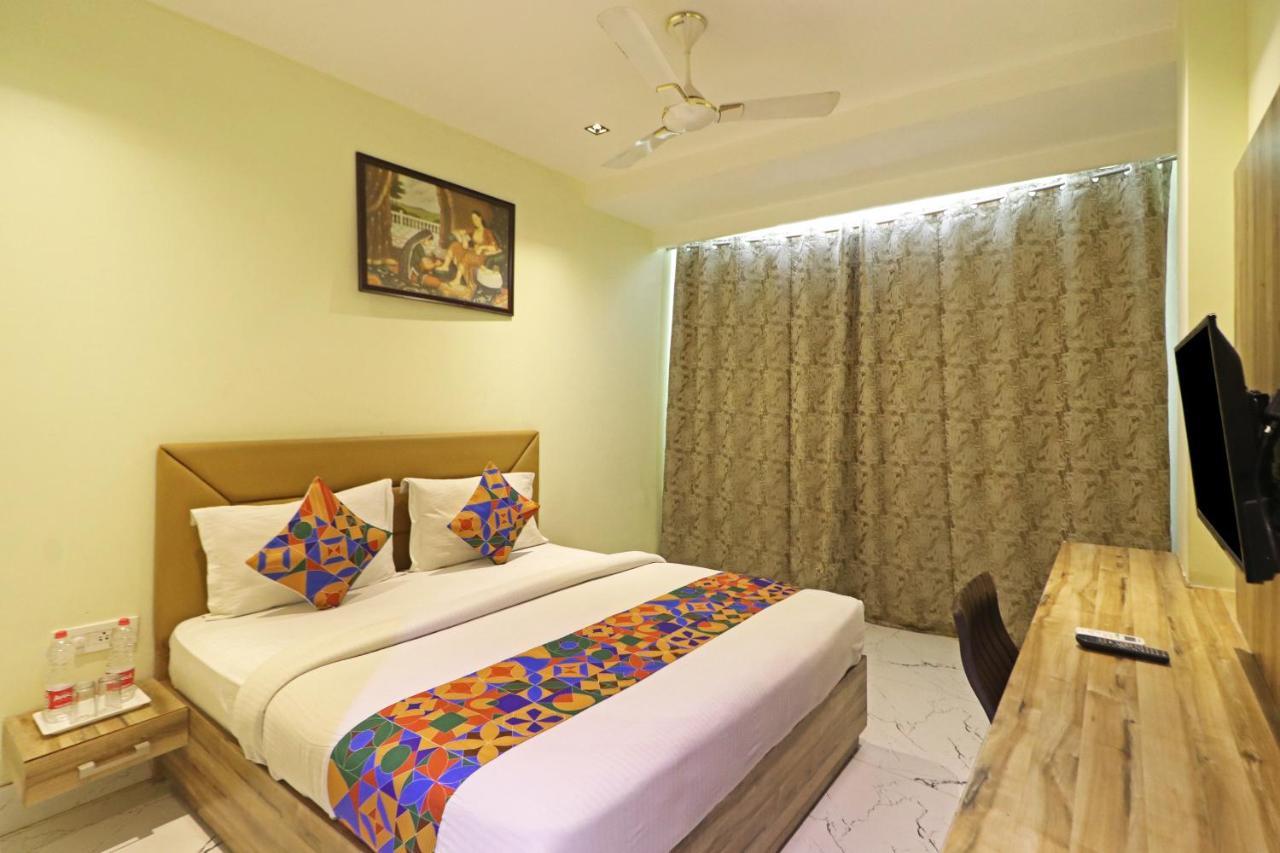 Hotel Good Vibe Near Delhi Igi Airport ニューデリー エクステリア 写真