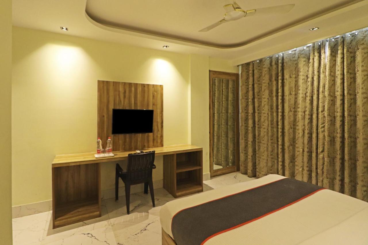 Hotel Good Vibe Near Delhi Igi Airport ニューデリー エクステリア 写真