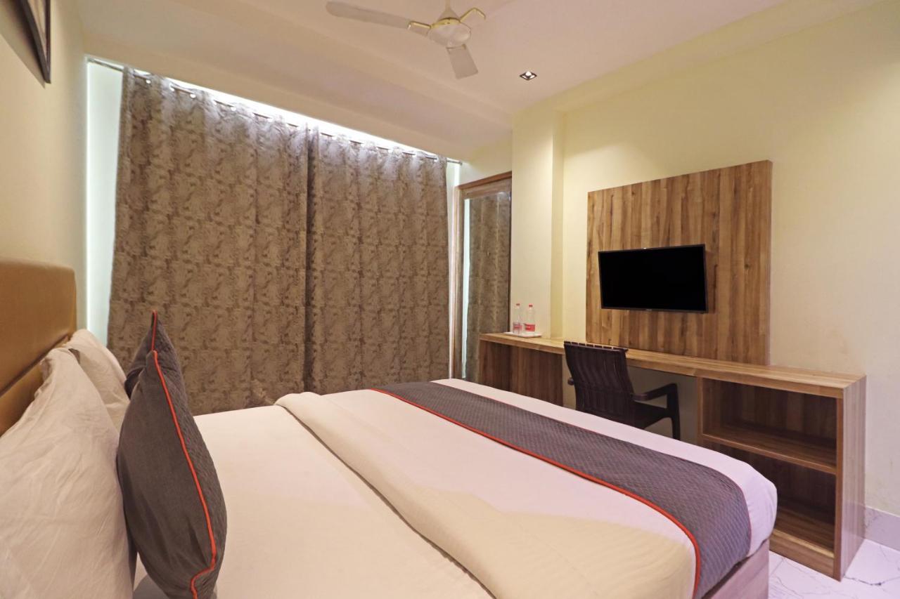 Hotel Good Vibe Near Delhi Igi Airport ニューデリー エクステリア 写真