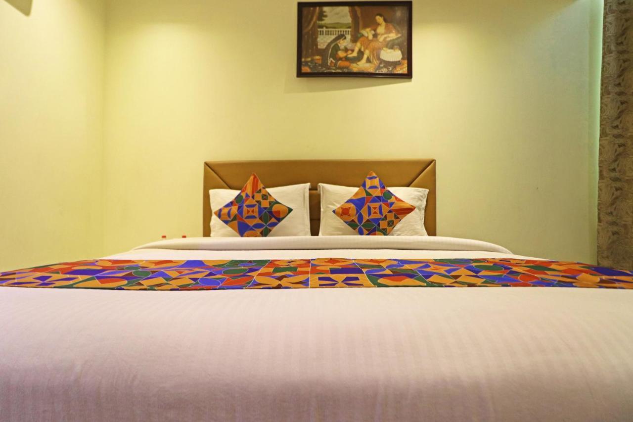 Hotel Good Vibe Near Delhi Igi Airport ニューデリー エクステリア 写真