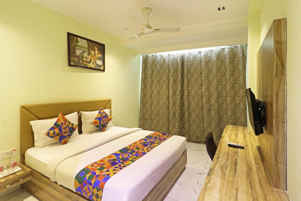 Hotel Good Vibe Near Delhi Igi Airport ニューデリー エクステリア 写真