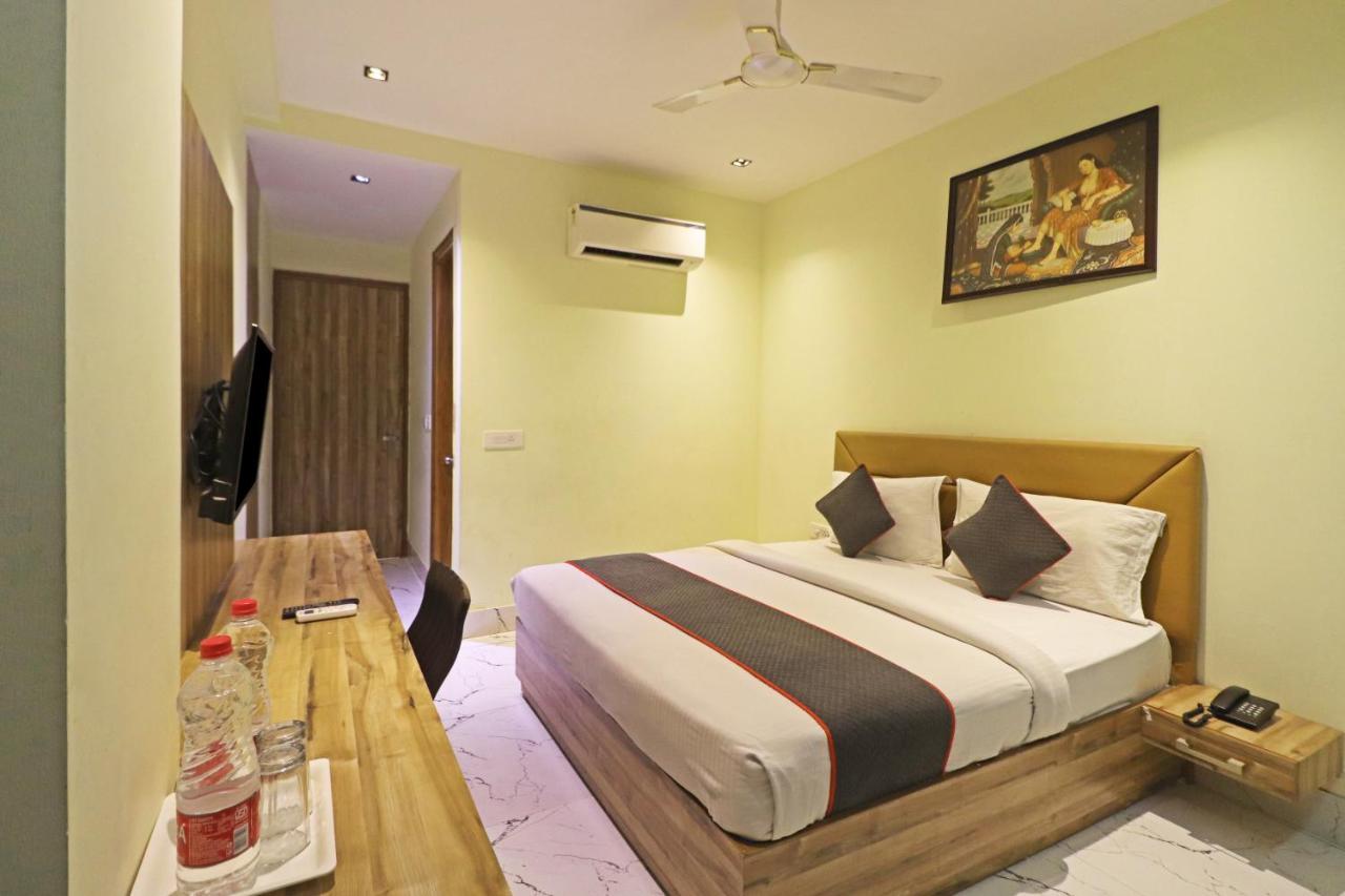 Hotel Good Vibe Near Delhi Igi Airport ニューデリー エクステリア 写真
