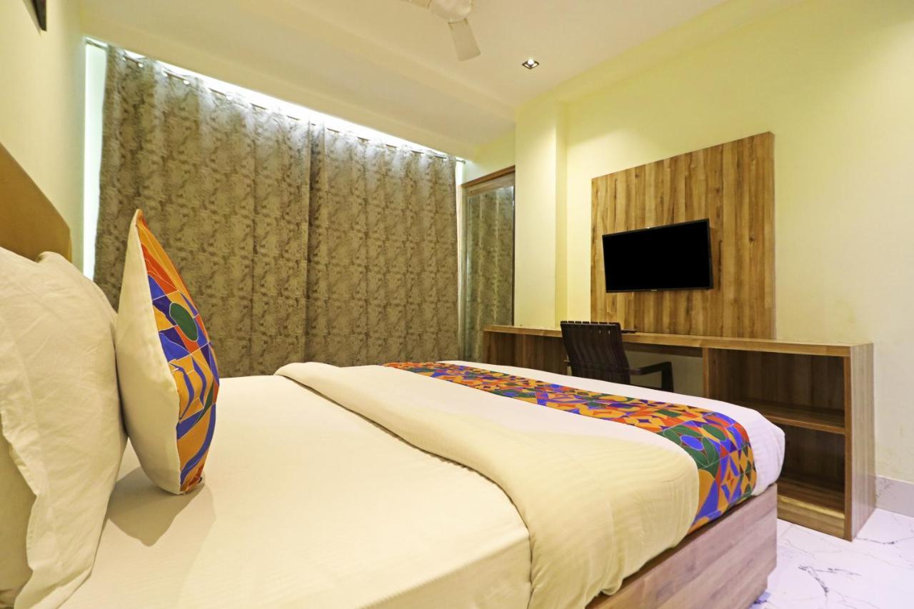 Hotel Good Vibe Near Delhi Igi Airport ニューデリー エクステリア 写真