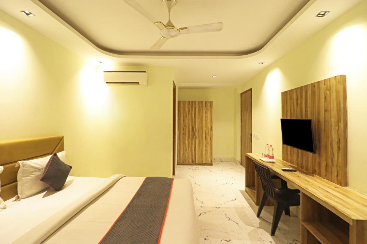 Hotel Good Vibe Near Delhi Igi Airport ニューデリー エクステリア 写真