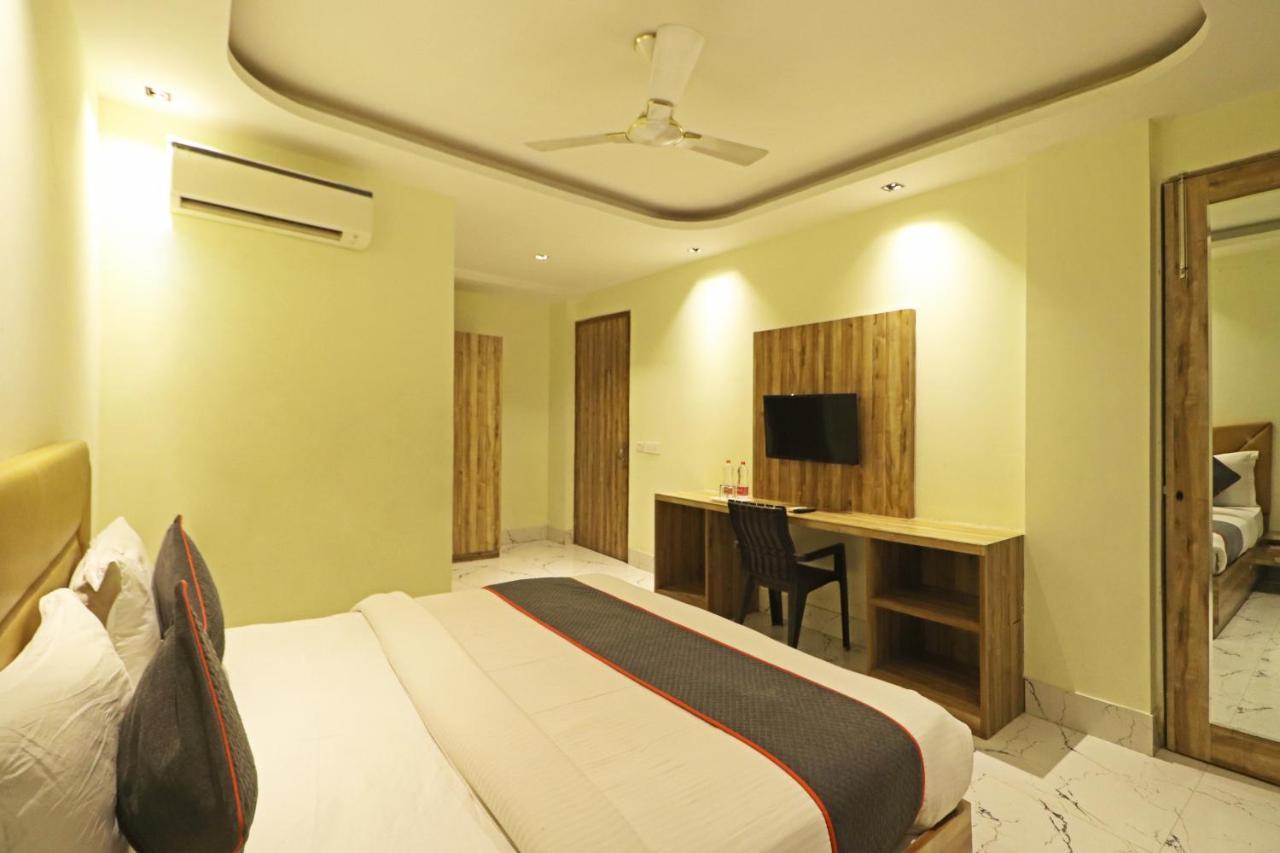 Hotel Good Vibe Near Delhi Igi Airport ニューデリー エクステリア 写真